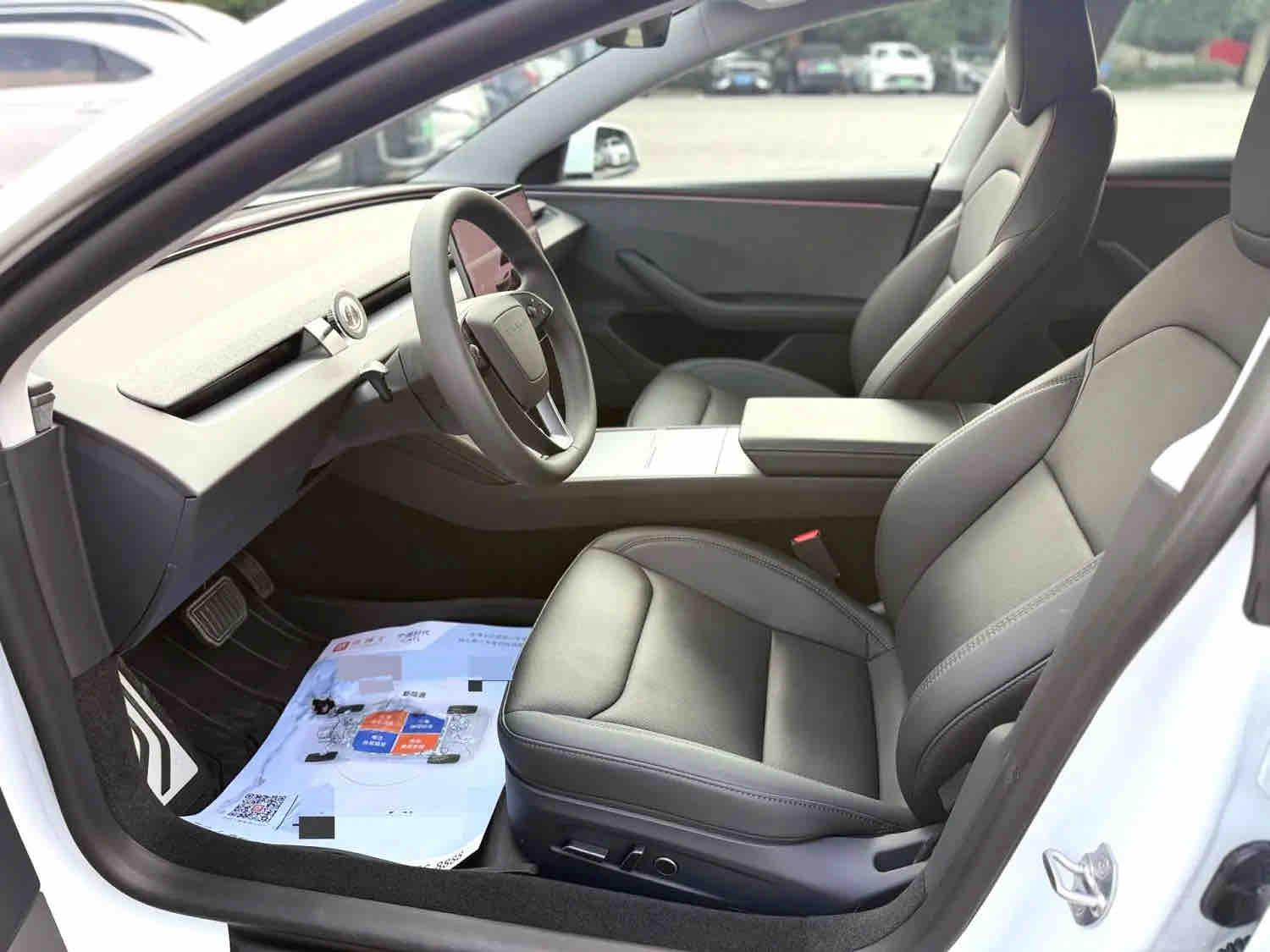 Tesla Model 3 2025 صورة سيارة #2