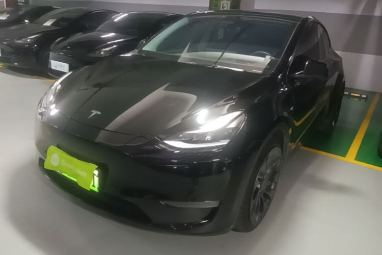 Tesla Model Y 2023 #2 Tesla Model Y 2023 car image #2