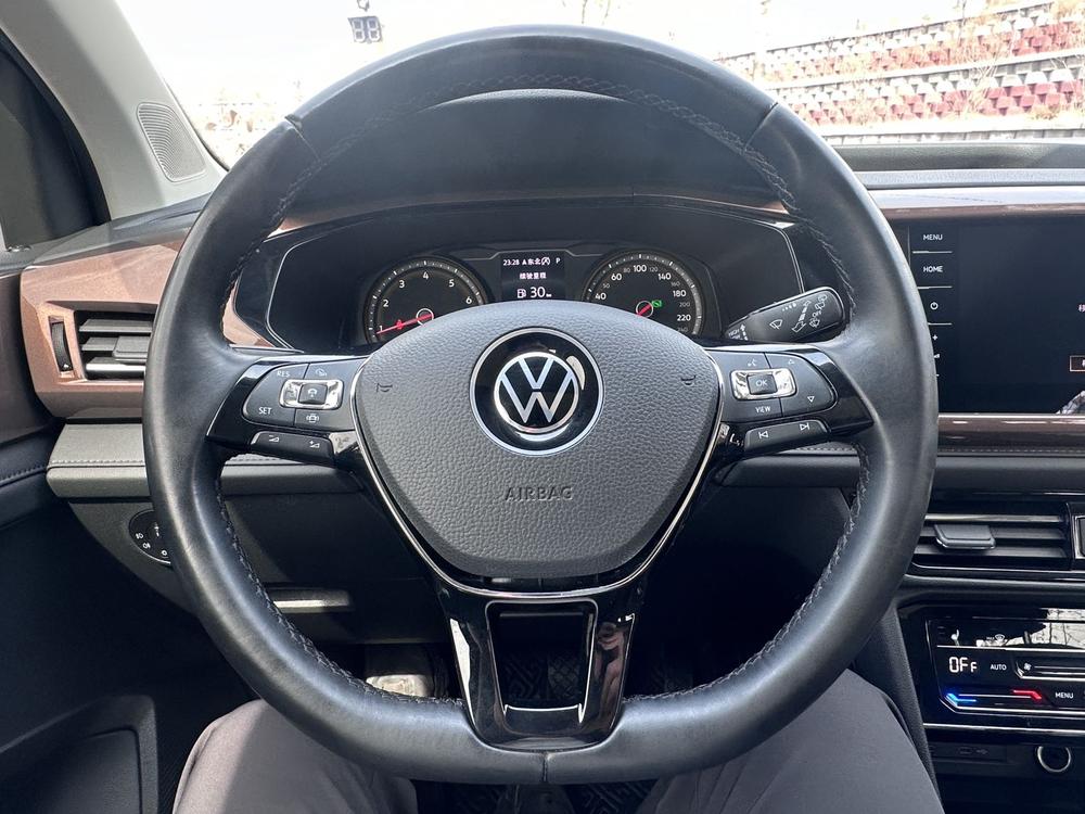 Volkswagen Tharu 2021 car image #18