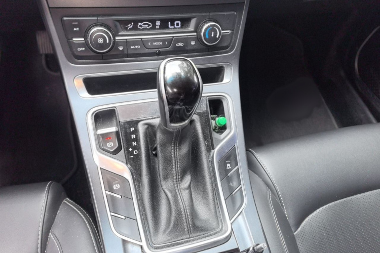 GEELY Emgrand 2018 #18 GEELY Emgrand 2018 car image #18
