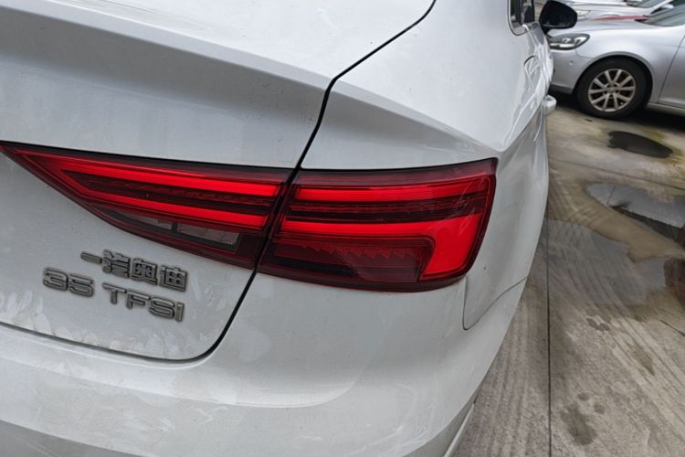 Audi A3 2018 car image #8