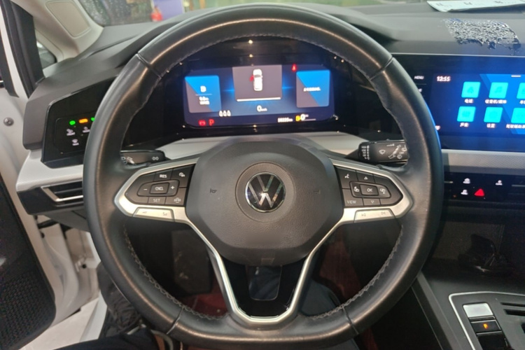 Volkswagen Golf 2021 car image #15