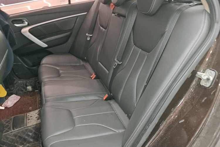 GEELY Emgrand 2017 car image #19
