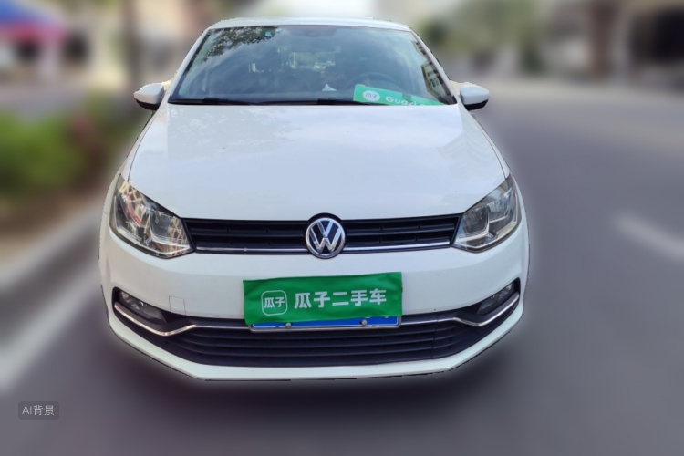 Volkswagen Polo 2015 car image #3