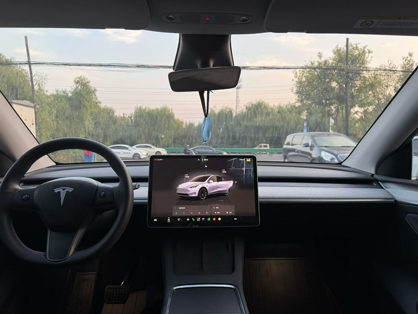 Tesla Model Y 2023 #7 Tesla Model Y 2023 car image #7
