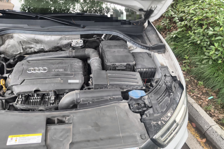 Audi Q3 2019 car image #23