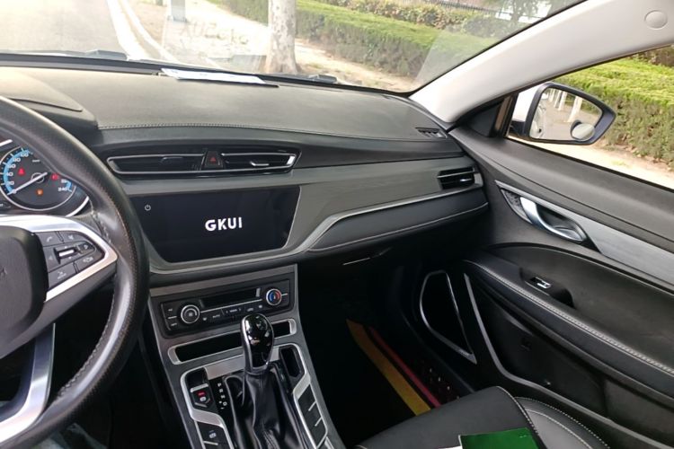 GEELY Emgrand 2021 car image #13