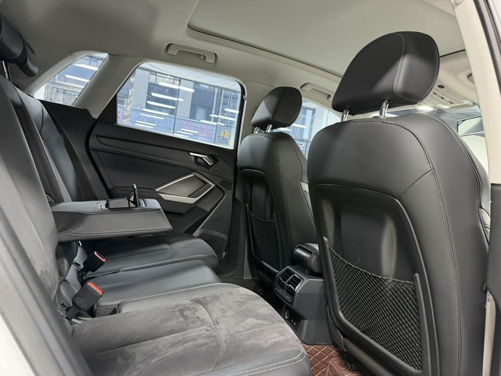Audi Q3 2022 car image #27