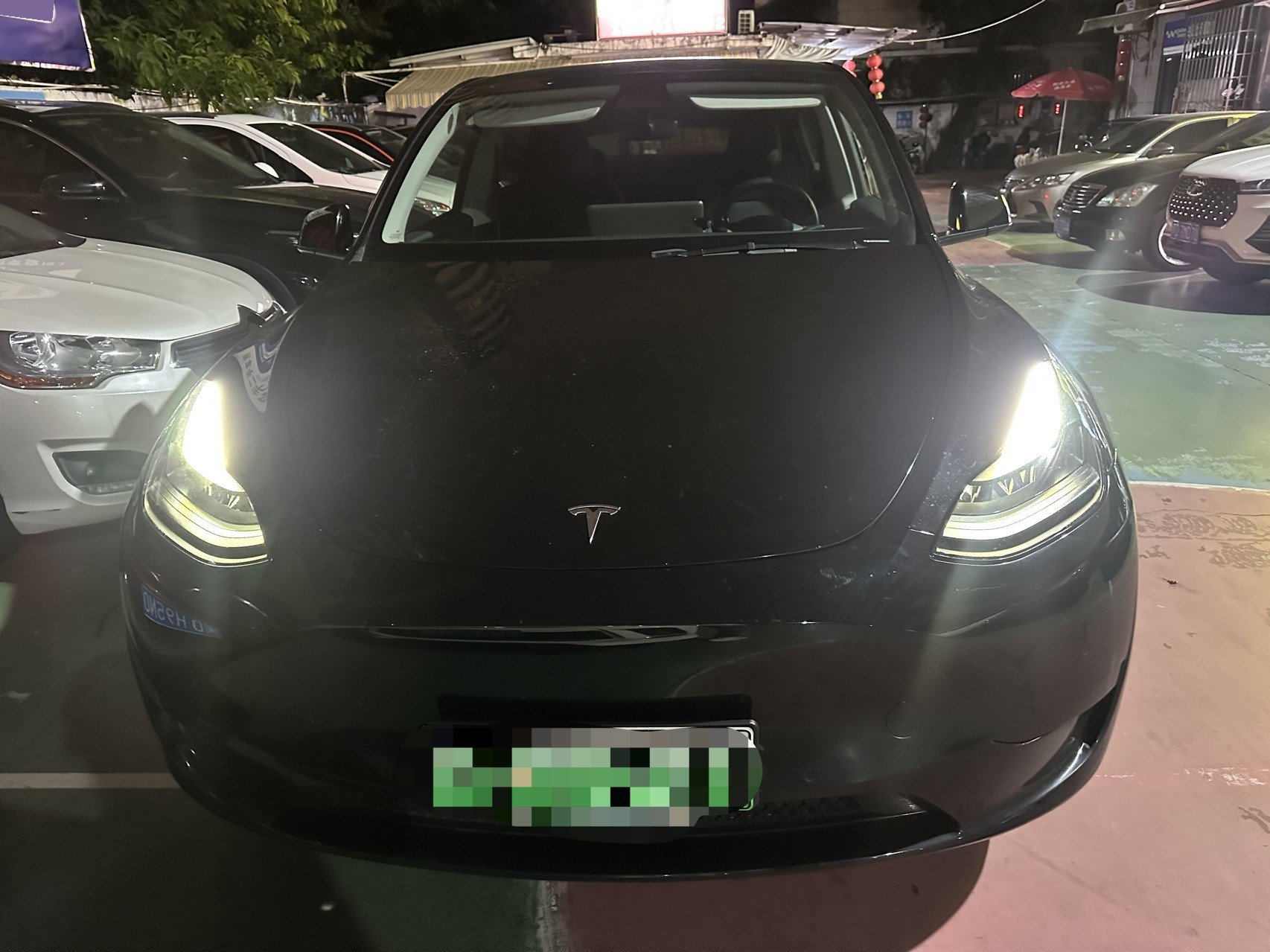Tesla Model Y 2022 car image #2