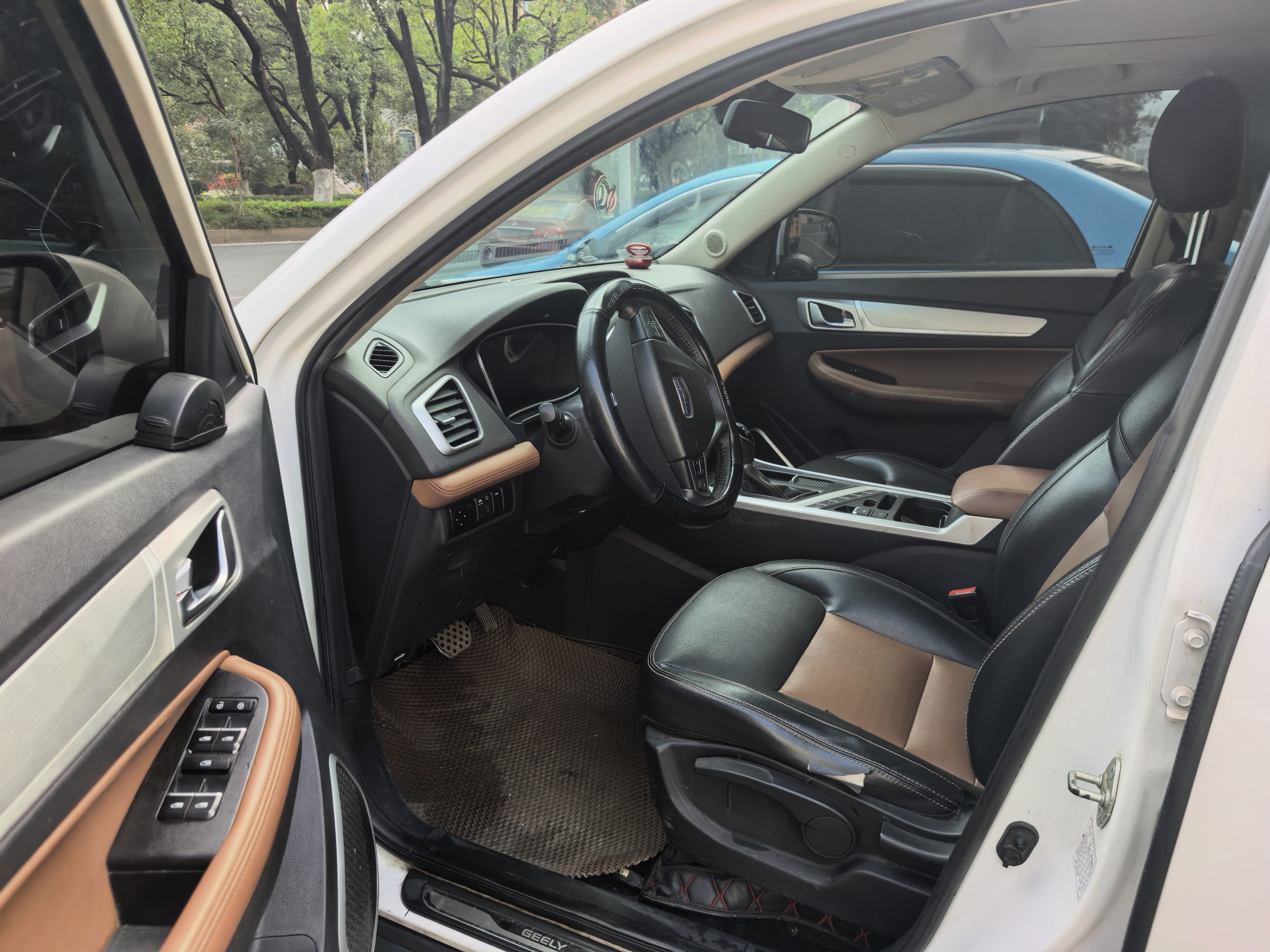 GEELY Vision X6 2019 #4 GEELY Vision X6 2019 car image #4
