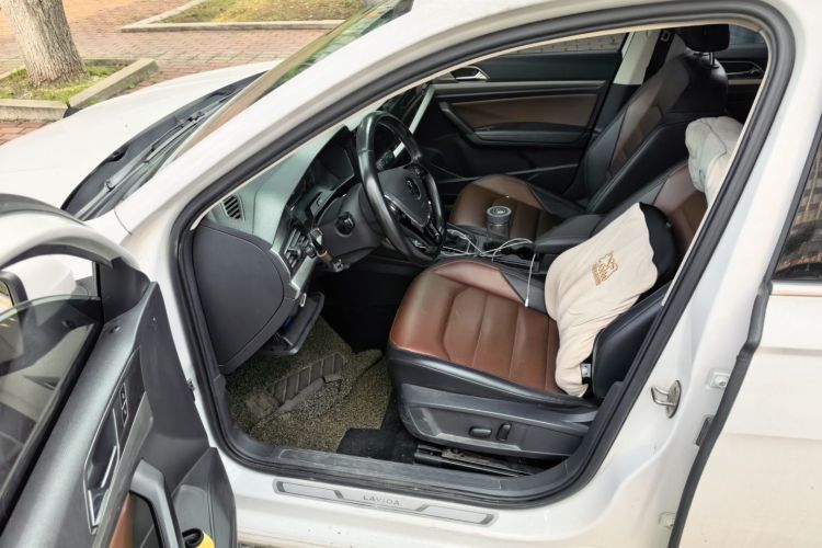 Volkswagen Lavida 2020 car image #13