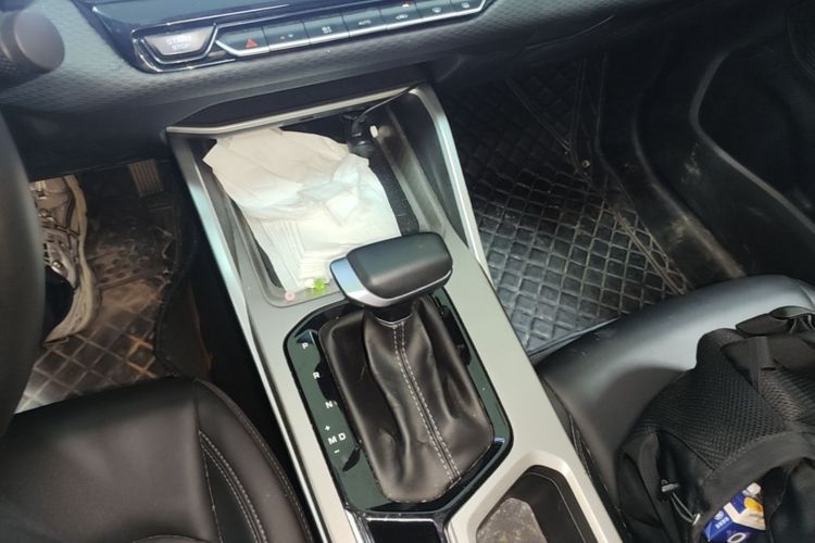 GEELY Emgrand 2025 car image #14