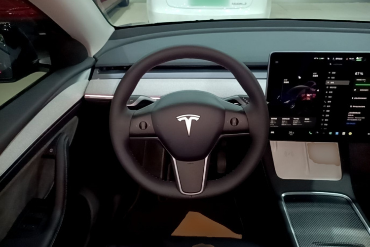 Tesla Model Y 2024 #11 Tesla Model Y 2024 image de voiture #11