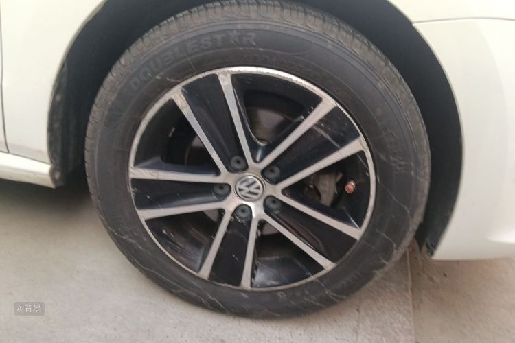Volkswagen Polo 2015 car image #9