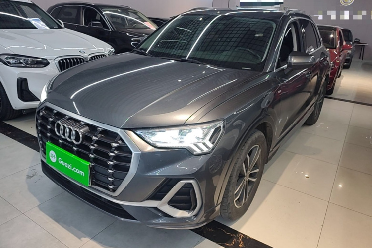 Audi Q3 2021 car image #2