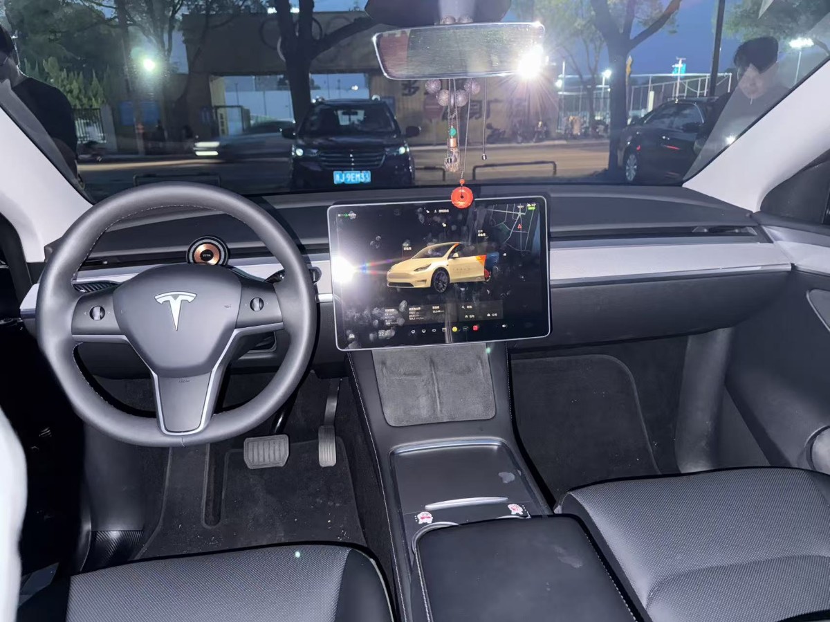 Tesla Model Y 2024 car image #5