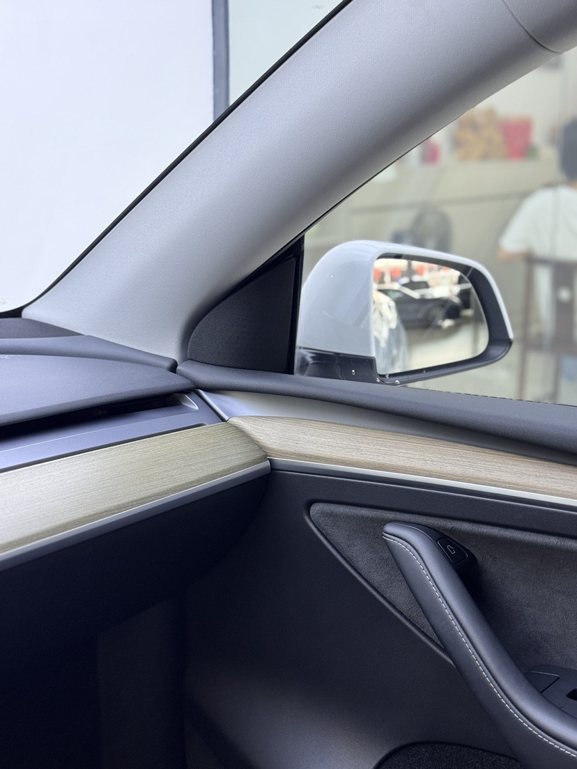 Tesla Model Y 2023 #9 Tesla Model Y 2023 car image #9