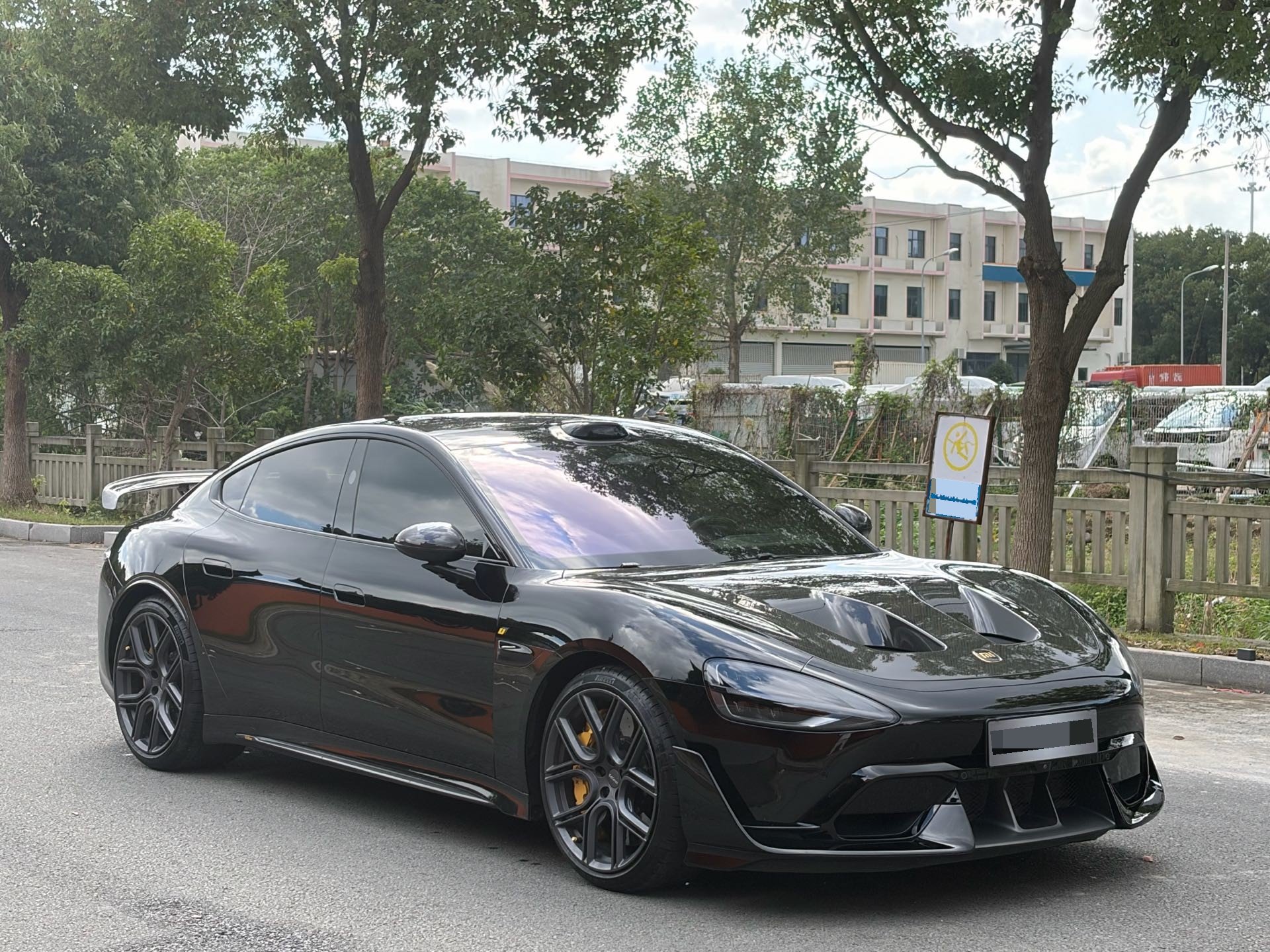 MI SU7 Ultra 2025 car image #8