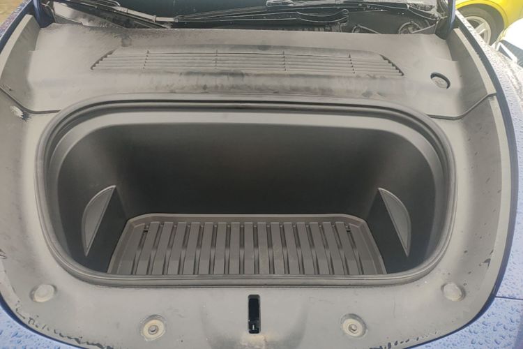 Tesla Model Y 2023 #20 Tesla Model Y 2023 car image #20