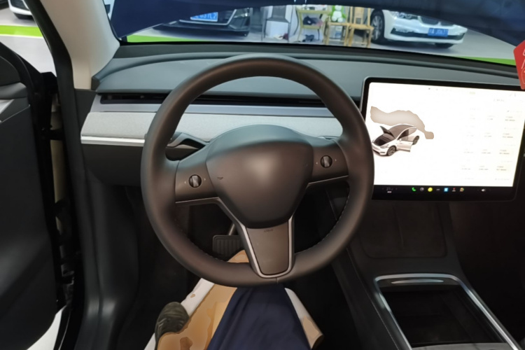 Tesla Model Y 2023 #11 Tesla Model Y 2023 car image #11