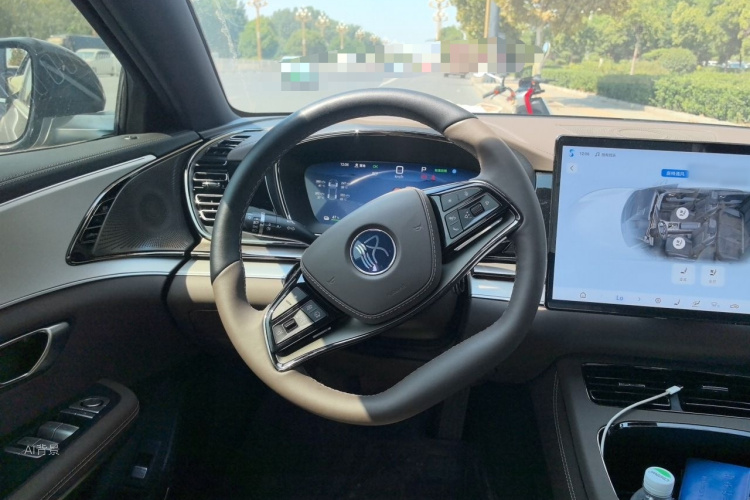 BYD Han 2025 immagine di auto #12