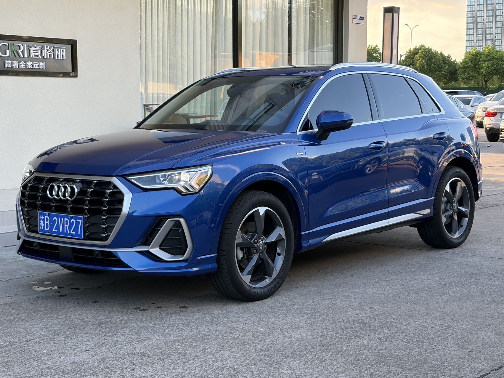 Audi Q3 2021 car image 