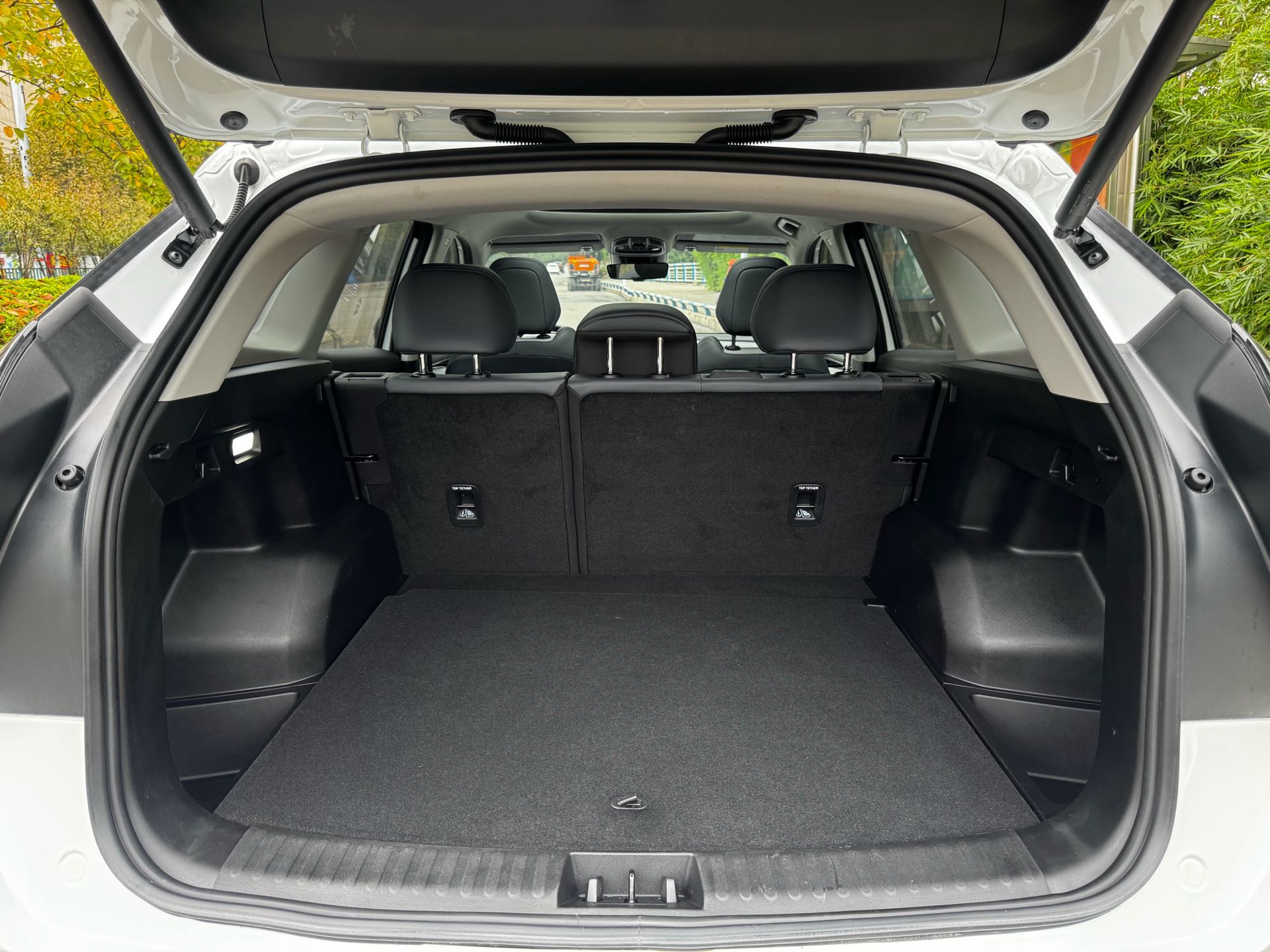 GEELY Boyue L 2024 car image #19