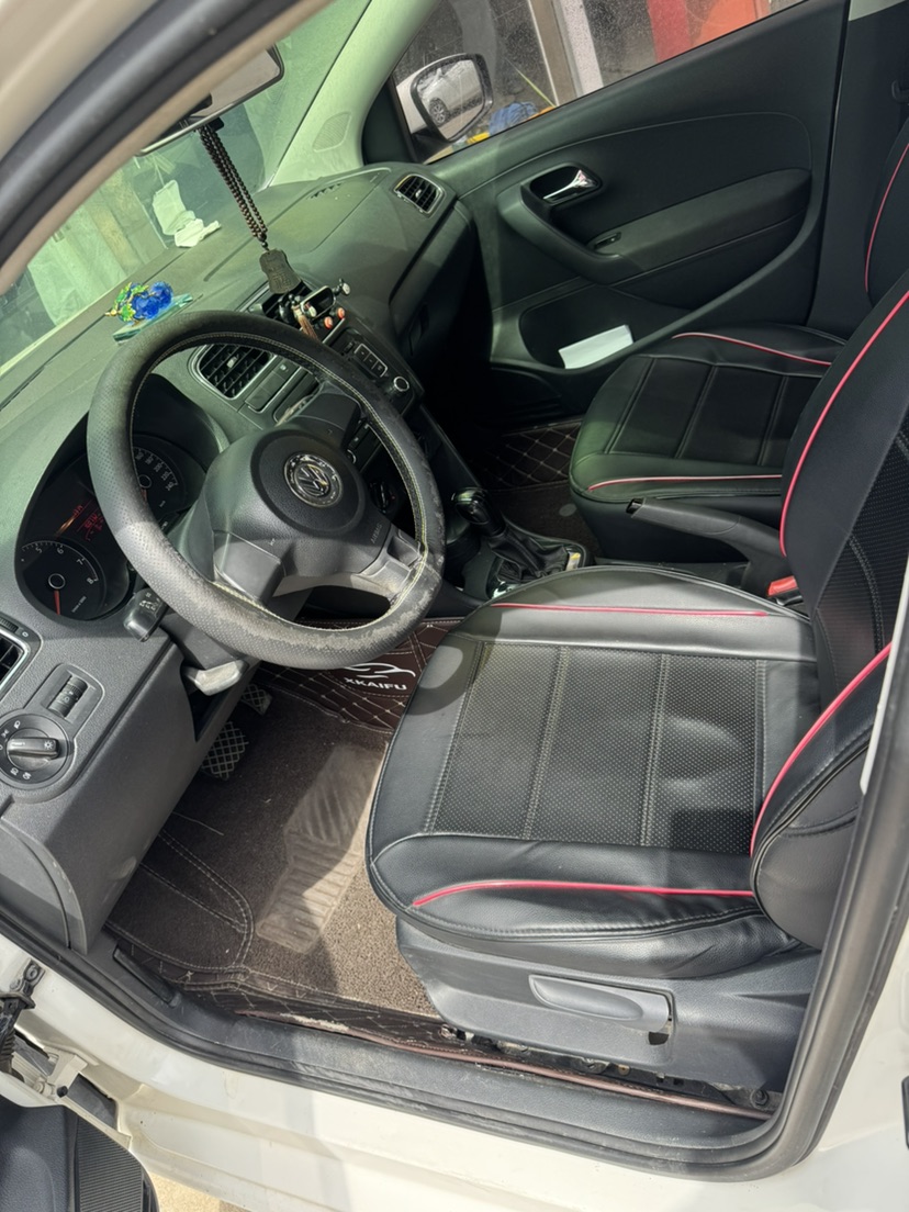 Volkswagen Polo 2012 #6 Volkswagen Polo 2012 car image #6