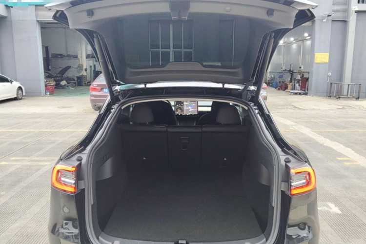 Tesla Model Y 2022 #19 Tesla Model Y 2022 immagine di auto #19