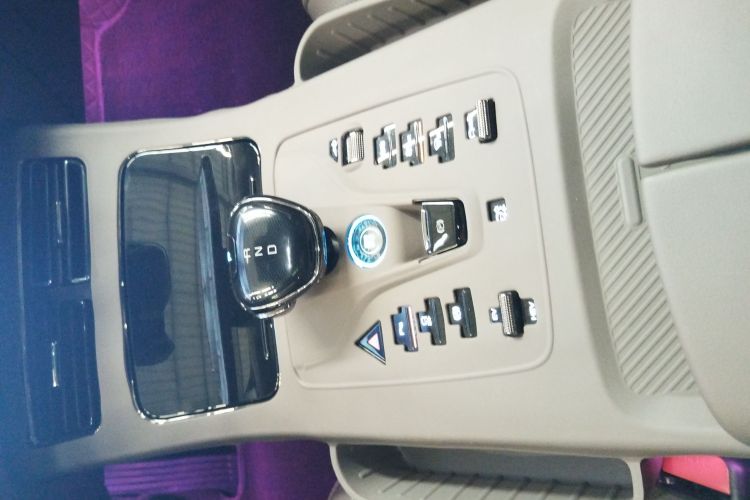 BYD Han 2024 #16 BYD Han 2024 car image #16