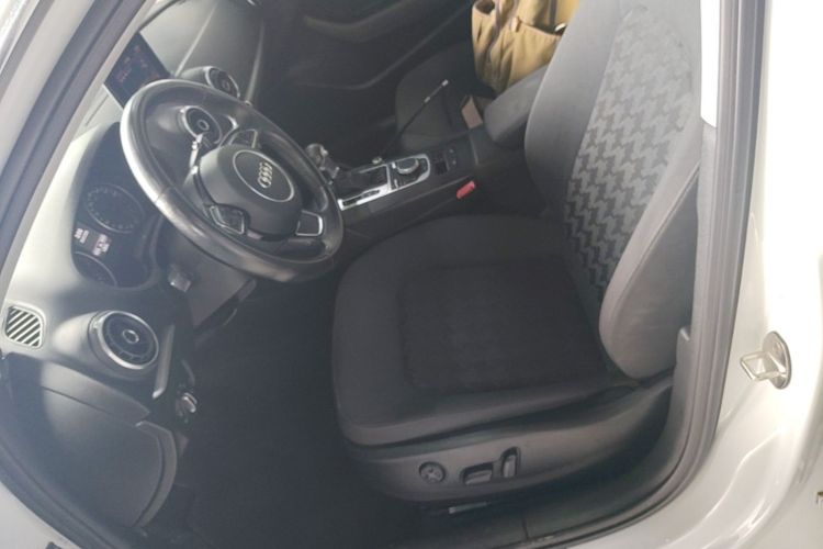 Audi A3 2015 car image #20