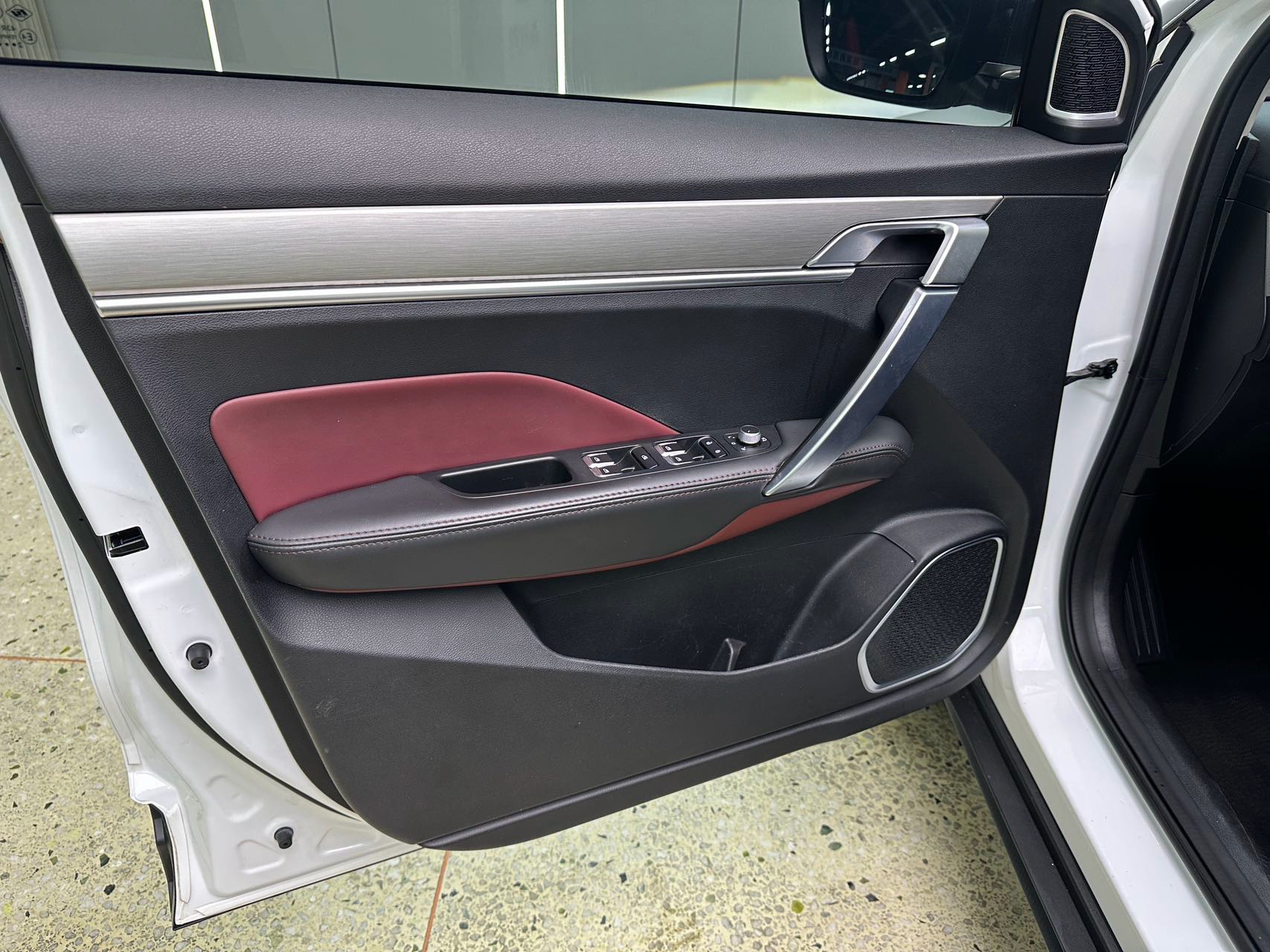 GEELY Coolray 2022 car image #13