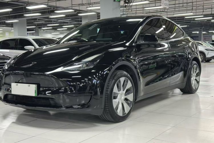 Tesla Model Y 2023 #2 Tesla Model Y 2023 car image #2