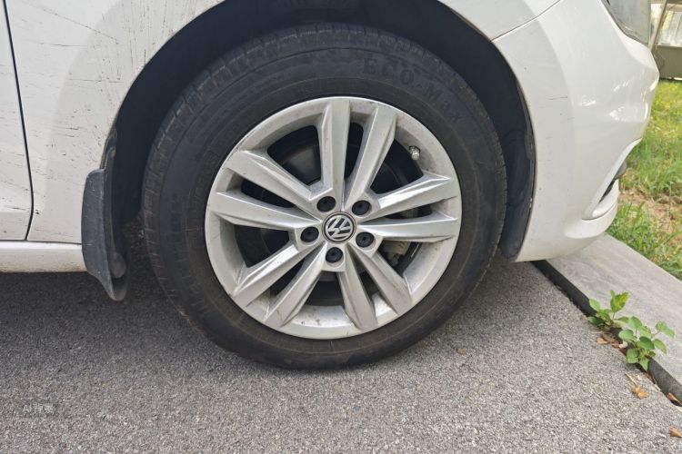 Volkswagen Santana 2017 car image #9