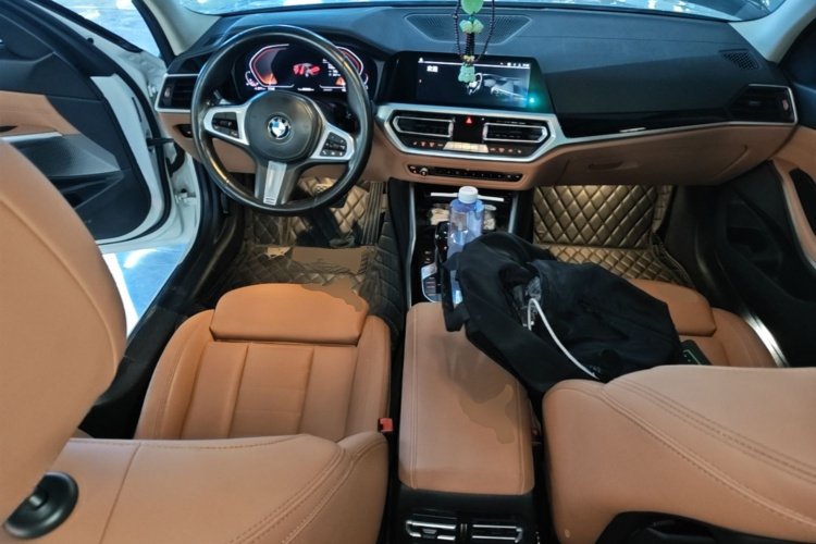BMW 3 Series 2020 #10 BMW 3 Series 2020 immagine di auto #10