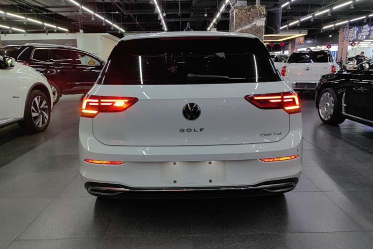 Volkswagen Golf 2021 car image #6