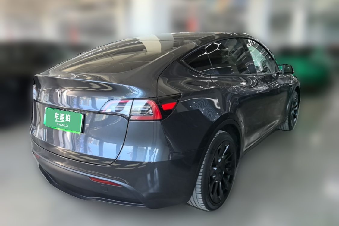 Tesla Model Y 2024 #4 Tesla Model Y 2024 car image #4
