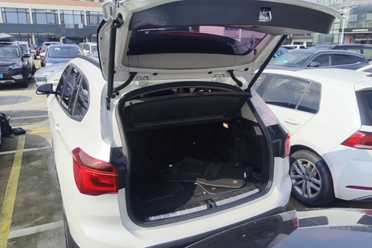 BMW X1 2017 #19 BMW X1 2017 صورة سيارة #19