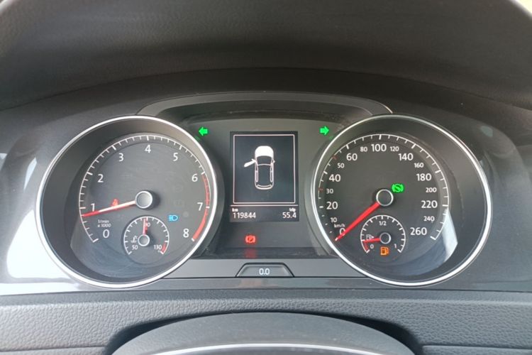 Volkswagen Golf 2018 car image #16