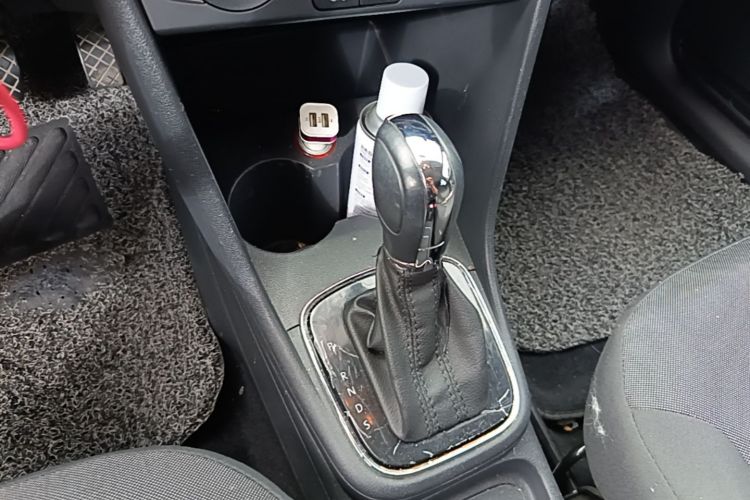 Volkswagen Polo 2016 #16 Volkswagen Polo 2016 car image #16
