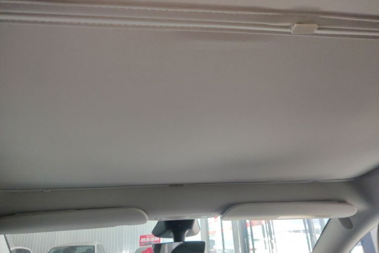 Tesla Model Y 2024 car image #18