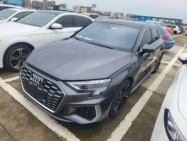Audi A3 2024 immagine di auto 