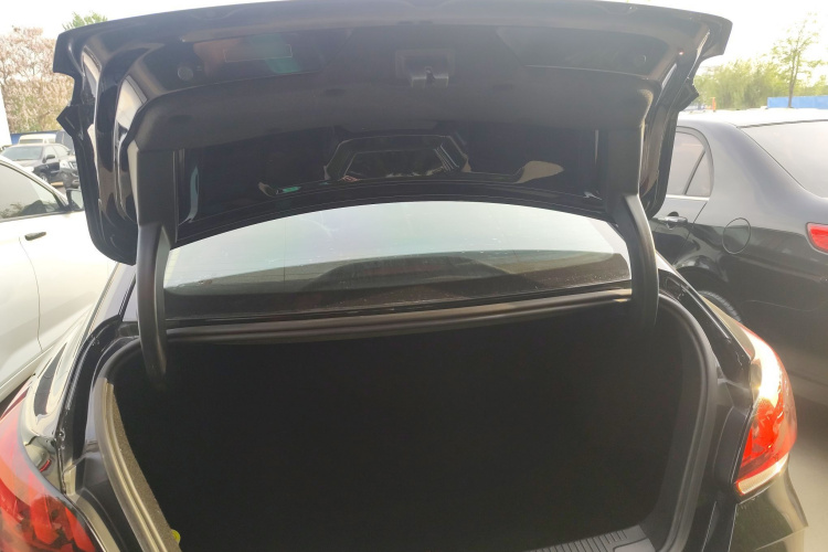 MG 5 2022 imagen de coche #19