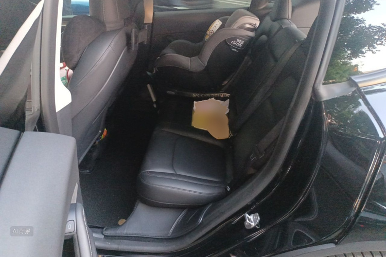 Tesla Model Y 2021 immagine di auto #19