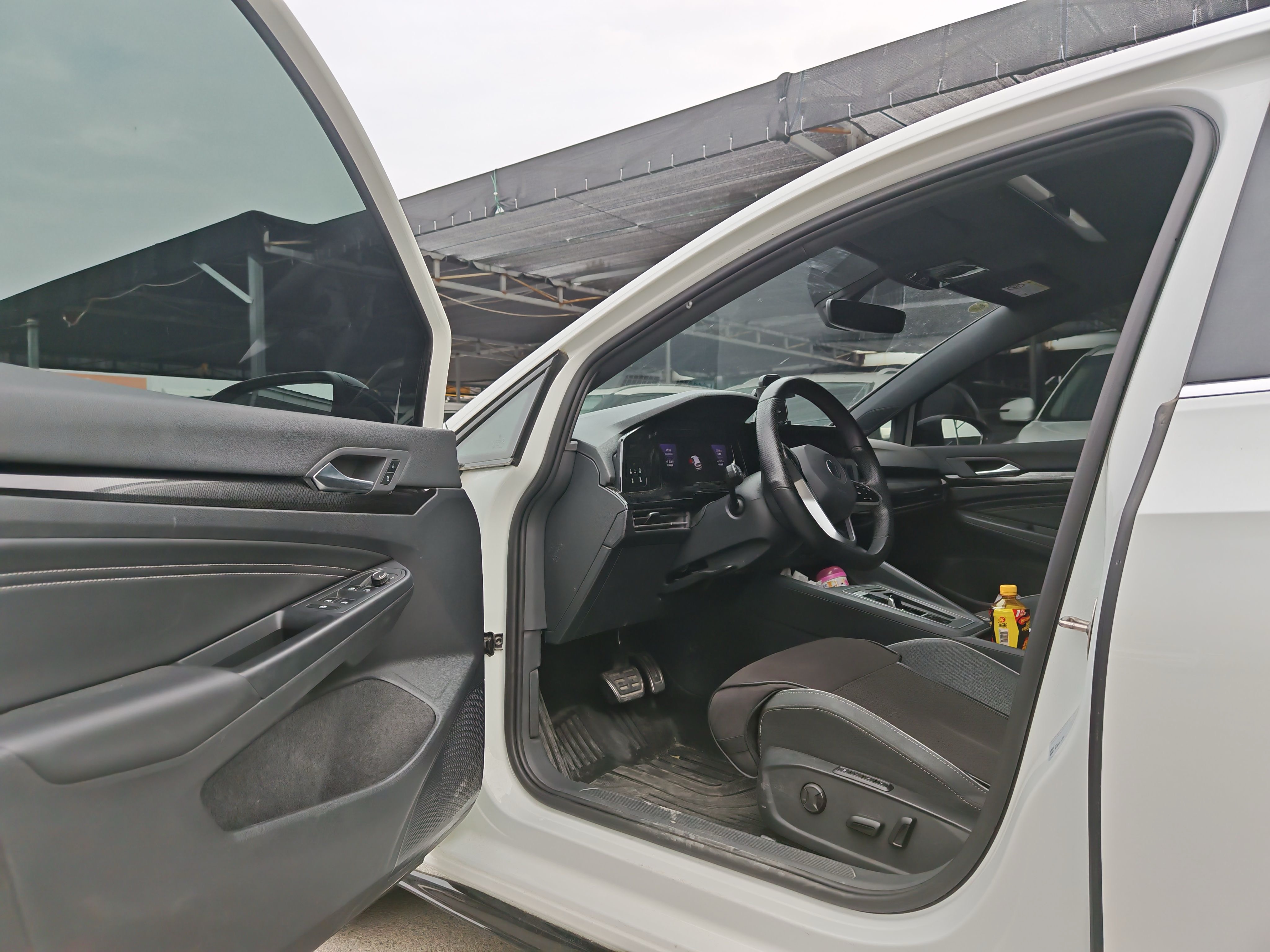 Volkswagen Golf 2022 car image #6