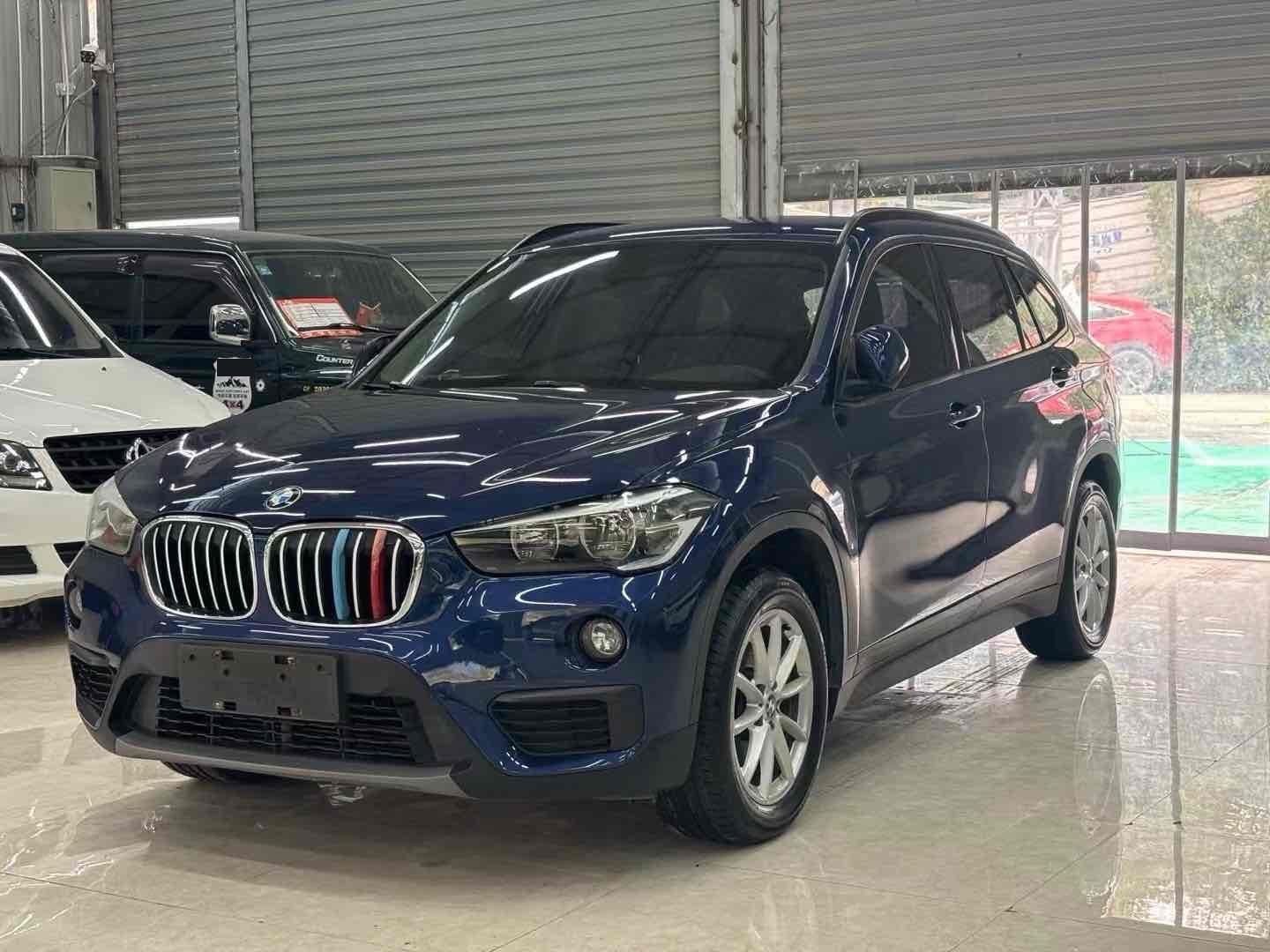 2019 immagine di auto 