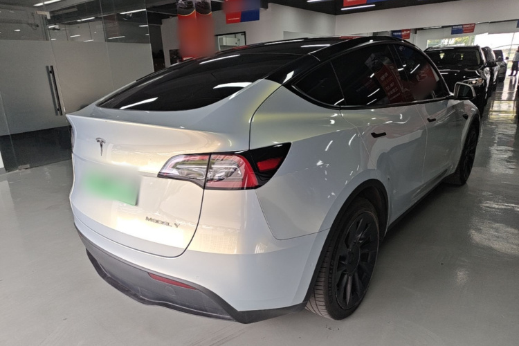 Tesla Model Y 2022 car image #7