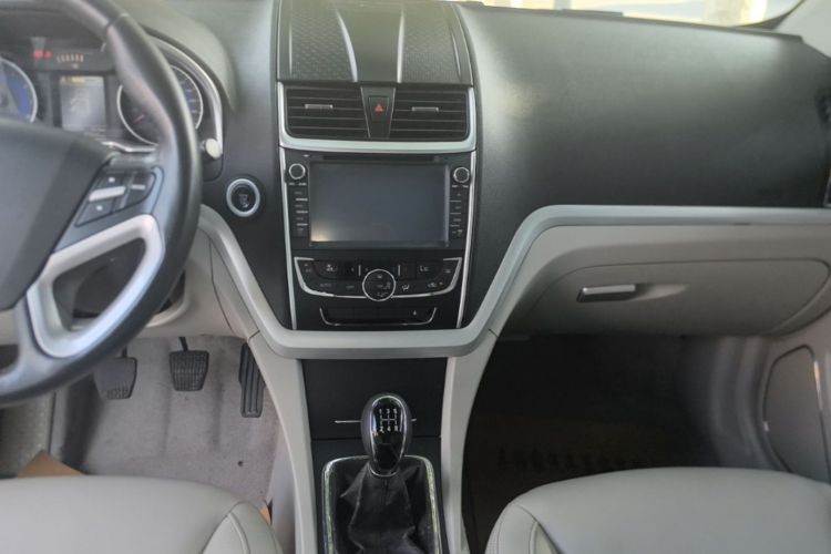 GEELY Emgrand 2015 #13 GEELY Emgrand 2015 car image #13