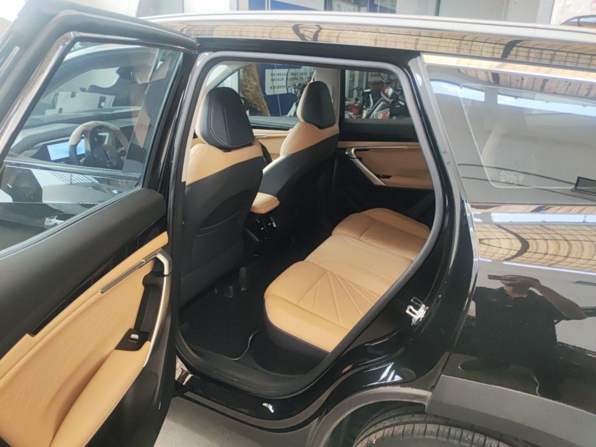 GEELY Boyue L 2023 car image #8