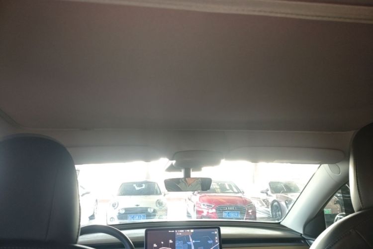 Tesla Model Y 2022 car image #18